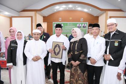 Edy Rahmayadi Sambut Kepulangan Tuan Guru Babussalam  dan Rombongan Jemaah Haji Palas dari Tanah Suci